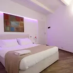 Maria *